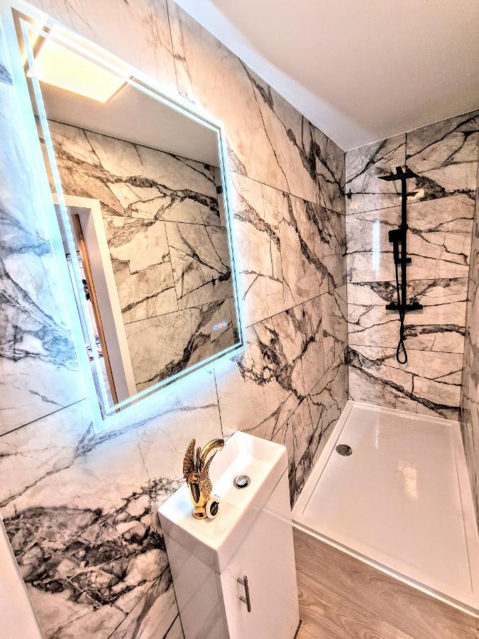 Kaoglen Fallow Pod - Luxury - Hot Tub - Pet Friendly ブレアゴーリー エクステリア 写真
